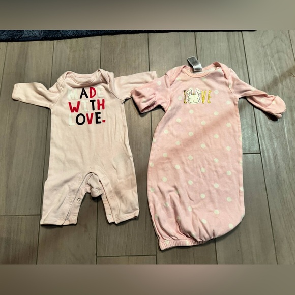 7pc BUNDLE LOT 0-3m girls 5 one pieces 2 sleepers no stains or wear - Picture 2 of 2